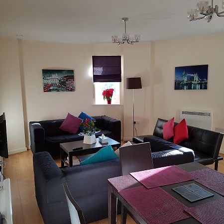 Two Bedrooms, Two Bath, Up To 3 Beds 1 Sofa - Slough Windsor Legoland Exteriör bild