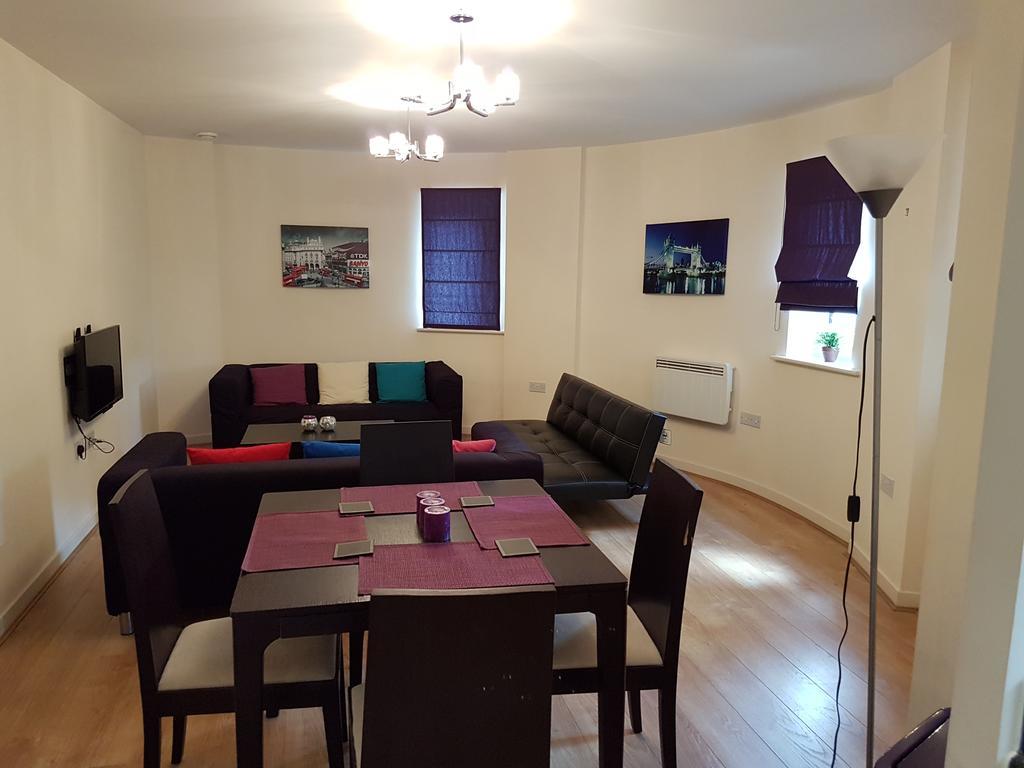 Two Bedrooms, Two Bath, Up To 3 Beds 1 Sofa - Slough Windsor Legoland Exteriör bild