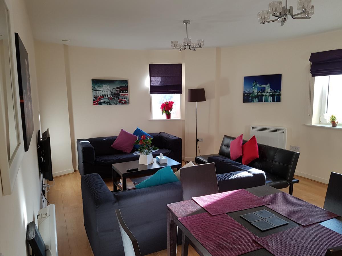 Two Bedrooms, Two Bath, Up To 3 Beds 1 Sofa - Slough Windsor Legoland Exteriör bild